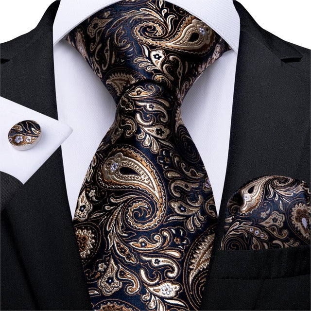 What In The Paisley Tie Set